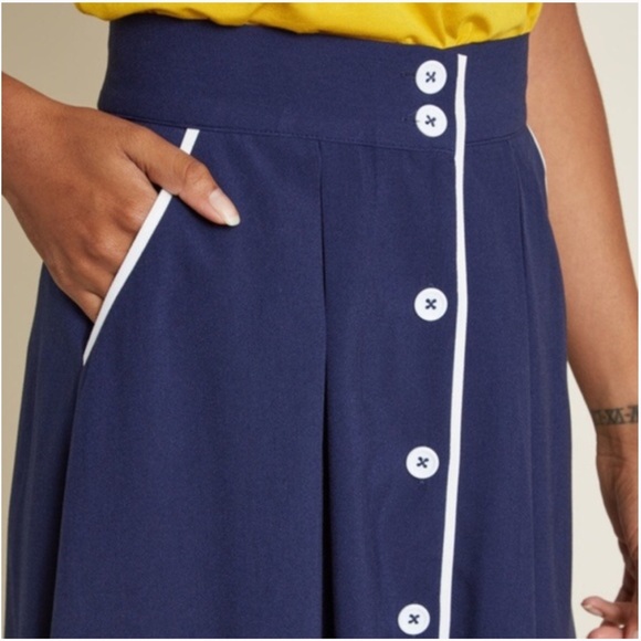 NEW: HP🥳ModCloth A-Framed Full Navy Skirt w/White Piping Trim | HIGH QUALITY | - Picture 4 of 15